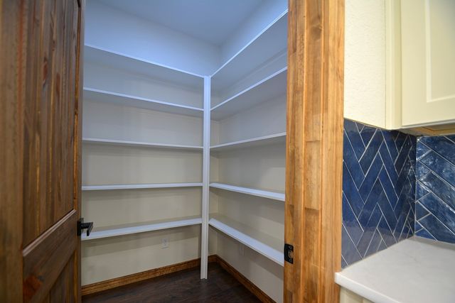 233 Old Oaks Path, Kerrville, TX 78028