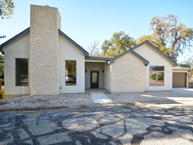233 Old Oaks Path, Kerrville, TX 78028