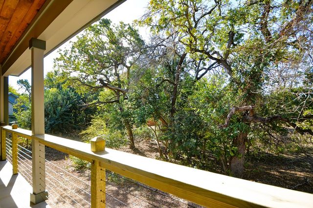 233 Old Oaks Path, Kerrville, TX 78028