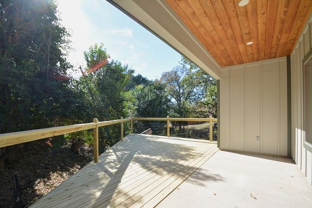 233 Old Oaks Path, Kerrville, TX 78028