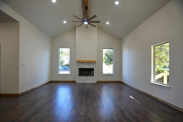 233 Old Oaks Path, Kerrville, TX 78028