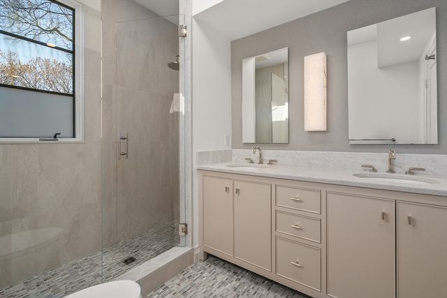 18 Clinton Street A, Cambridge, MA 02139