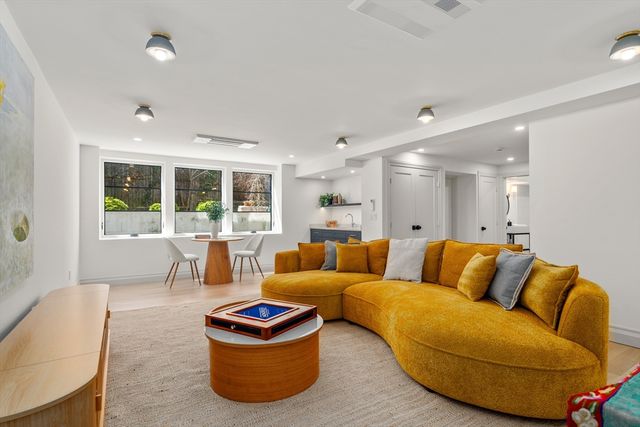 18 Clinton Street A, Cambridge, MA 02139