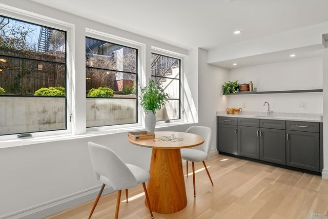 18 Clinton Street A, Cambridge, MA 02139