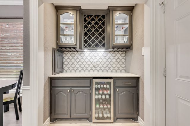 17060 Upper Bay Road, Addison, TX 75001