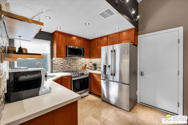 2355 S Gene Autry Trail D, Palm Springs, CA 92264