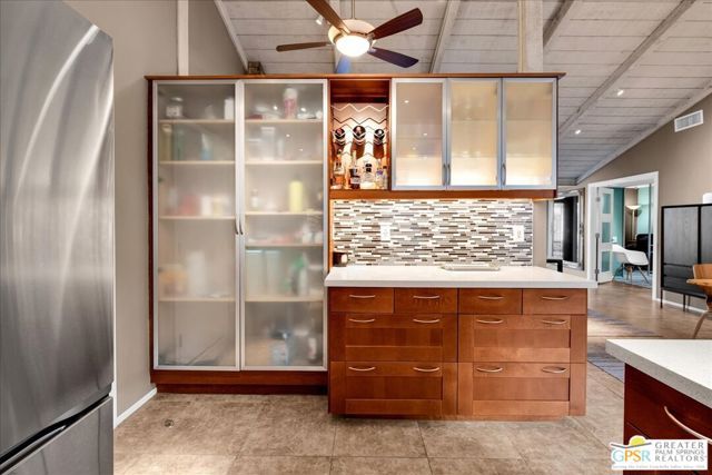 2355 S Gene Autry Trail D, Palm Springs, CA 92264