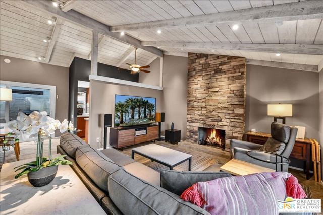 2355 S Gene Autry Trail D, Palm Springs, CA 92264