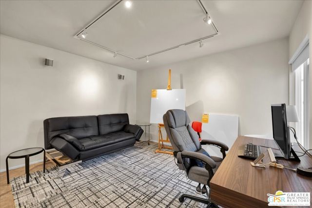 2355 S Gene Autry Trail D, Palm Springs, CA 92264