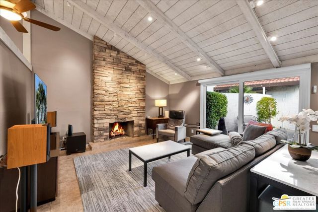 2355 S Gene Autry Trail D, Palm Springs, CA 92264