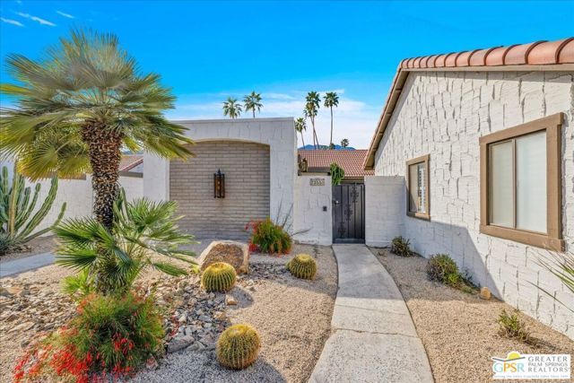 2355 S Gene Autry Trail D, Palm Springs, CA 92264