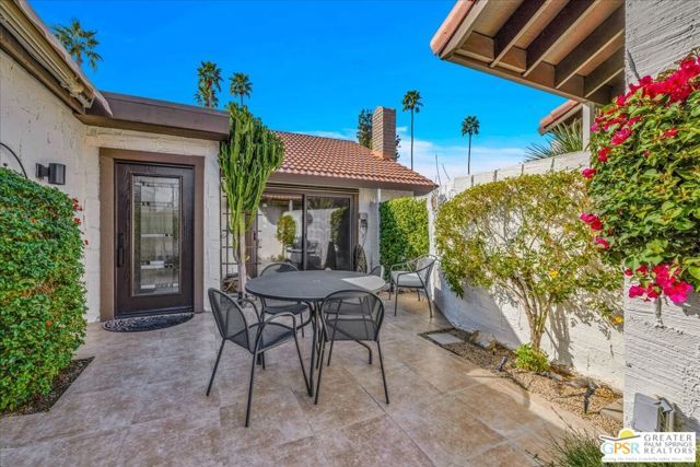 2355 S Gene Autry Trail D, Palm Springs, CA 92264