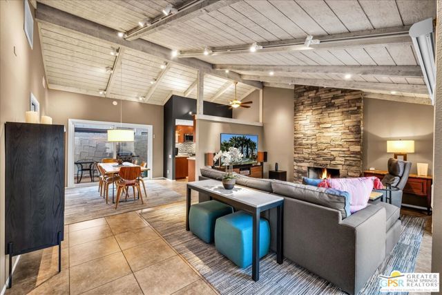 2355 S Gene Autry Trail D, Palm Springs, CA 92264