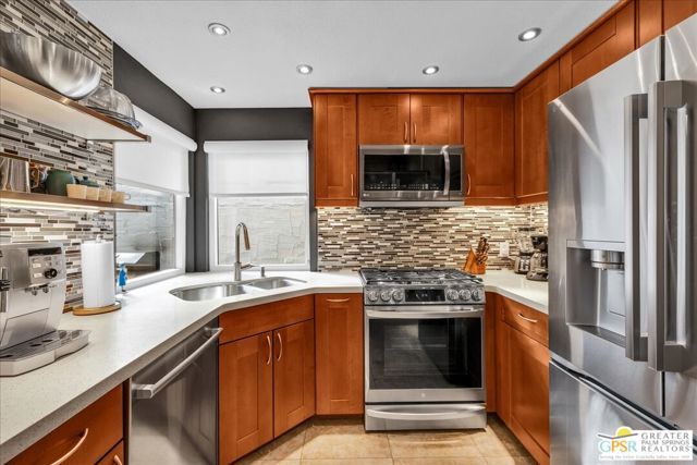 2355 S Gene Autry Trail D, Palm Springs, CA 92264