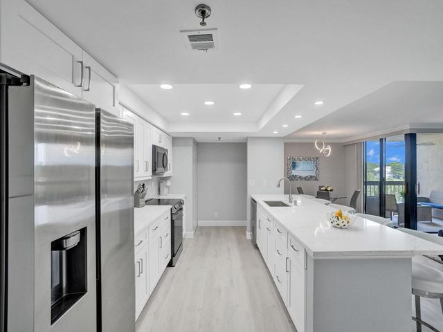 955 Egret Circle 405, Delray Beach, FL 33444