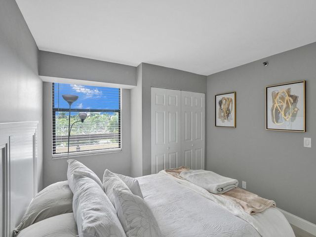 955 Egret Circle 405, Delray Beach, FL 33444