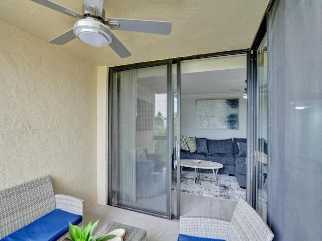 955 Egret Circle 405, Delray Beach, FL 33444