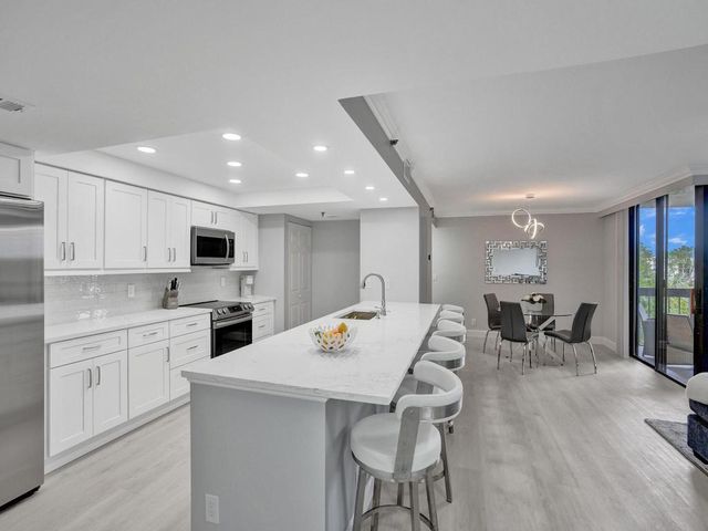 955 Egret Circle 405, Delray Beach, FL 33444