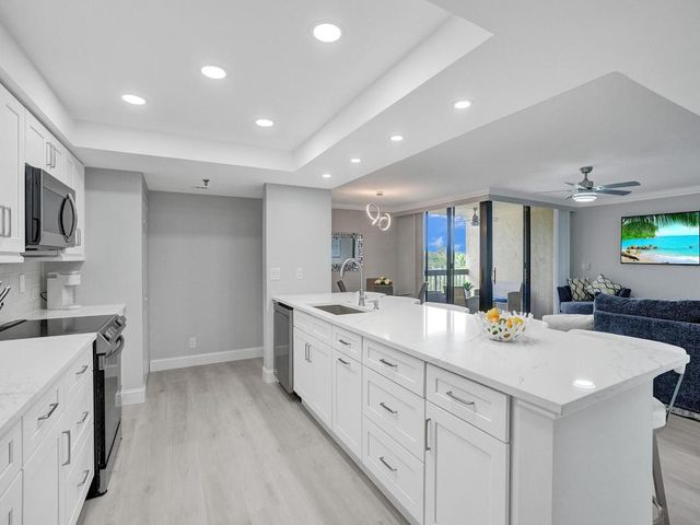 955 Egret Circle 405, Delray Beach, FL 33444