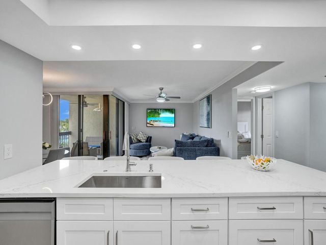 955 Egret Circle 405, Delray Beach, FL 33444