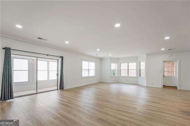 3649 Peachtree Road NE 305, Atlanta, GA 30319