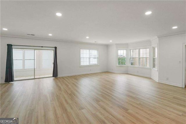 3649 Peachtree Road NE 305, Atlanta, GA 30319