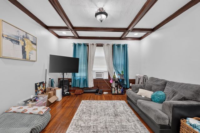 31 Middleton, Boston, MA 02124
