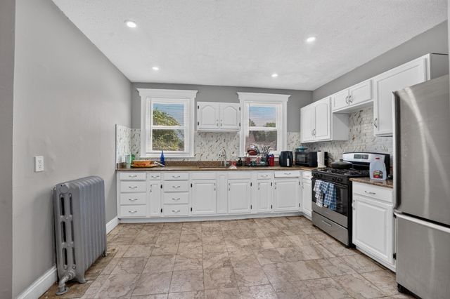 31 Middleton, Boston, MA 02124