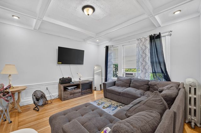 31 Middleton, Boston, MA 02124
