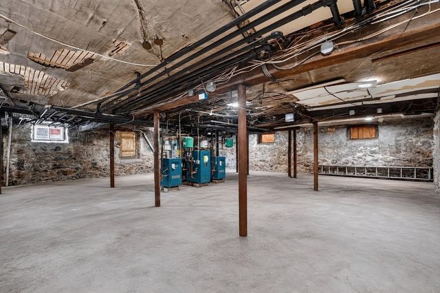 31 Middleton, Boston, MA 02124