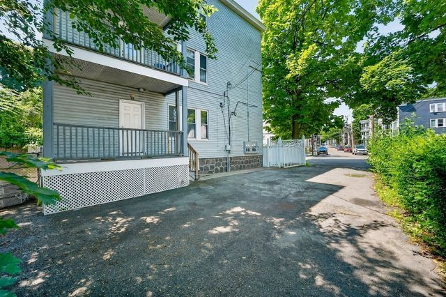 31 Middleton, Boston, MA 02124