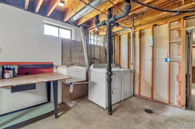 1107 Grenadier Lane, Manchester, MO 63021