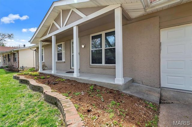 1107 Grenadier Lane, Manchester, MO 63021