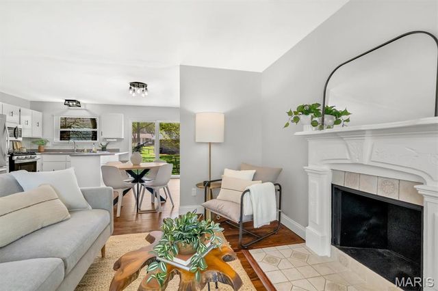 1107 Grenadier Lane, Manchester, MO 63021