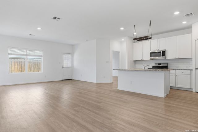 10651 ERINITA WAY, Converse, TX 78109