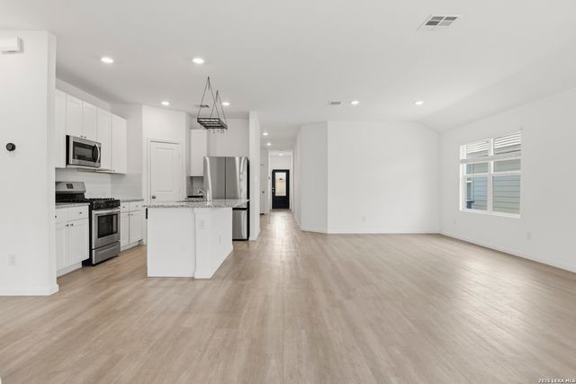 10651 ERINITA WAY, Converse, TX 78109