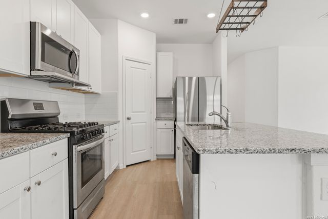 10651 ERINITA WAY, Converse, TX 78109