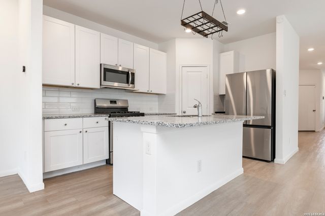 10651 ERINITA WAY, Converse, TX 78109