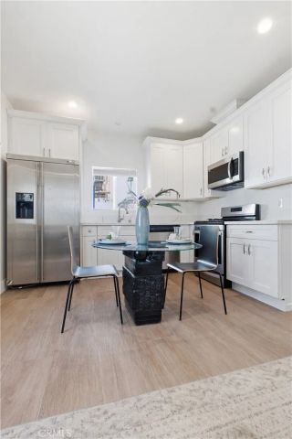 1364 S Ridgeley, Los Angeles, CA 90019