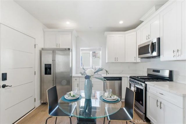 1364 S Ridgeley, Los Angeles, CA 90019