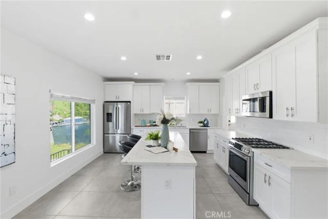 1364 S Ridgeley, Los Angeles, CA 90019