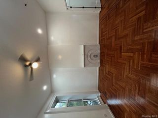 189 Gates Avenue Parlor Floor, Brooklyn, NY 11238