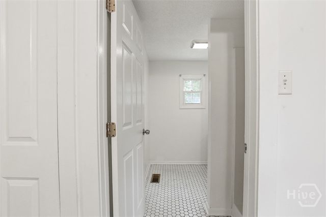 2017 Vermont, Savannah, GA 31404