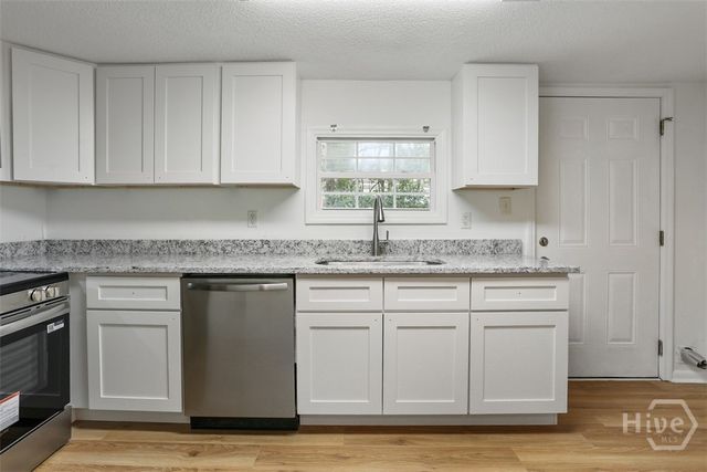 2017 Vermont, Savannah, GA 31404