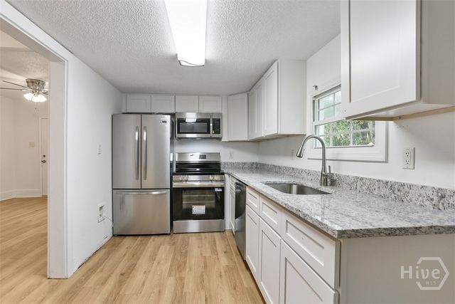 2017 Vermont, Savannah, GA 31404