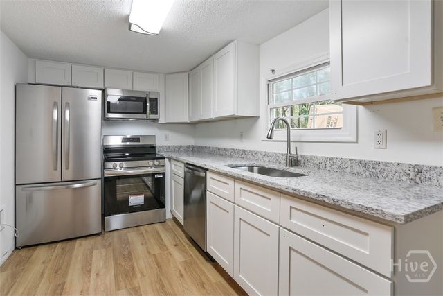 2017 Vermont, Savannah, GA 31404