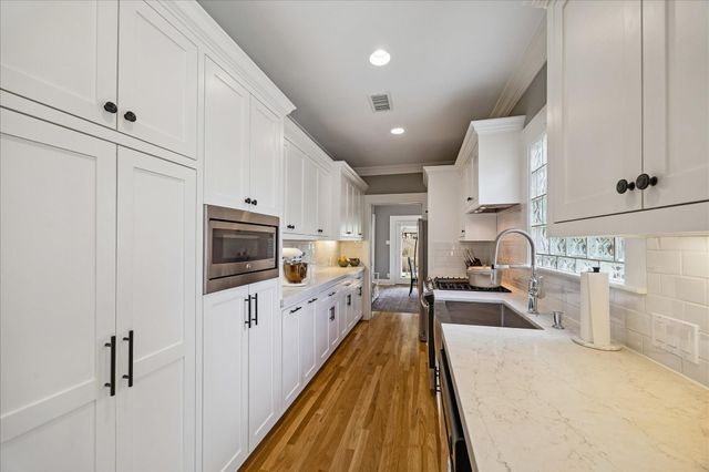 824 W Melwood Street, Houston, TX 77009