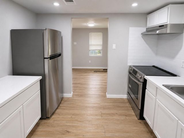 15517 Highway 6, Santa Fe, TX 77517