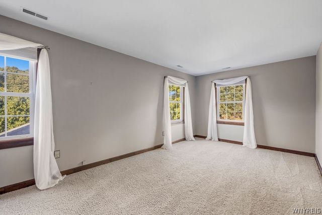 5650 Wendy Circle, Lockport Town, NY 14094