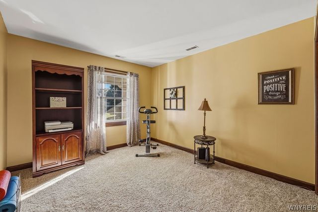 5650 Wendy Circle, Lockport Town, NY 14094